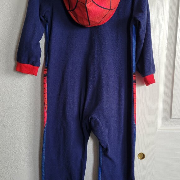 Bundle 4T pajamas - Picture 4 of 16